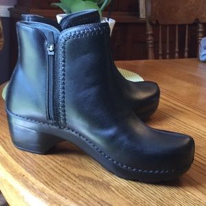 Dansko Leather Side Zip Boot 10